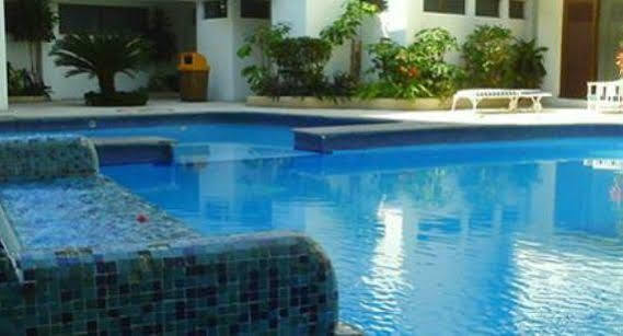Y Plaza Manzanillo