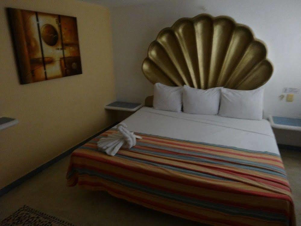 Bahia Huatulco Hotel