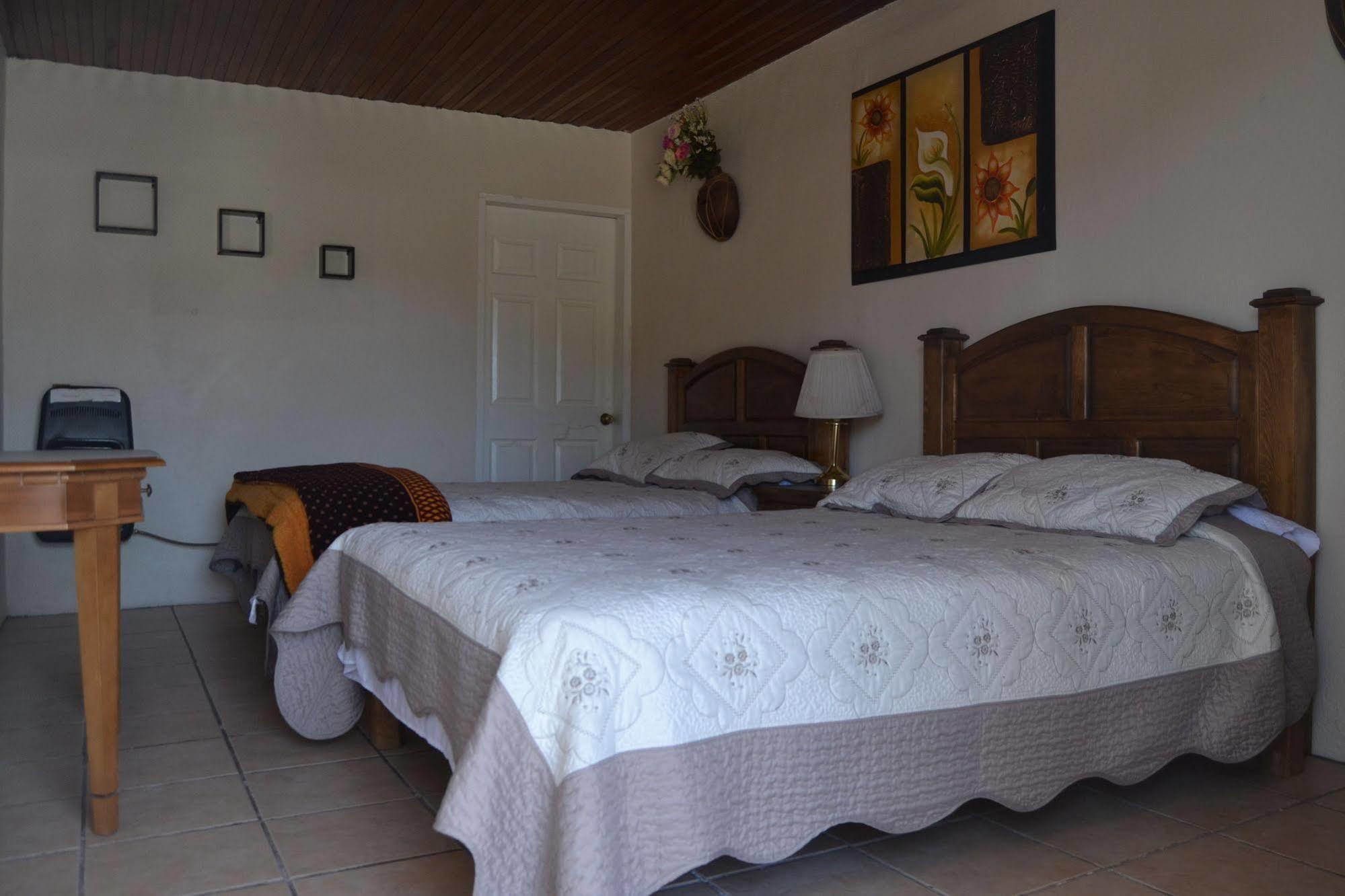 Dona Crucita Hotel 2*