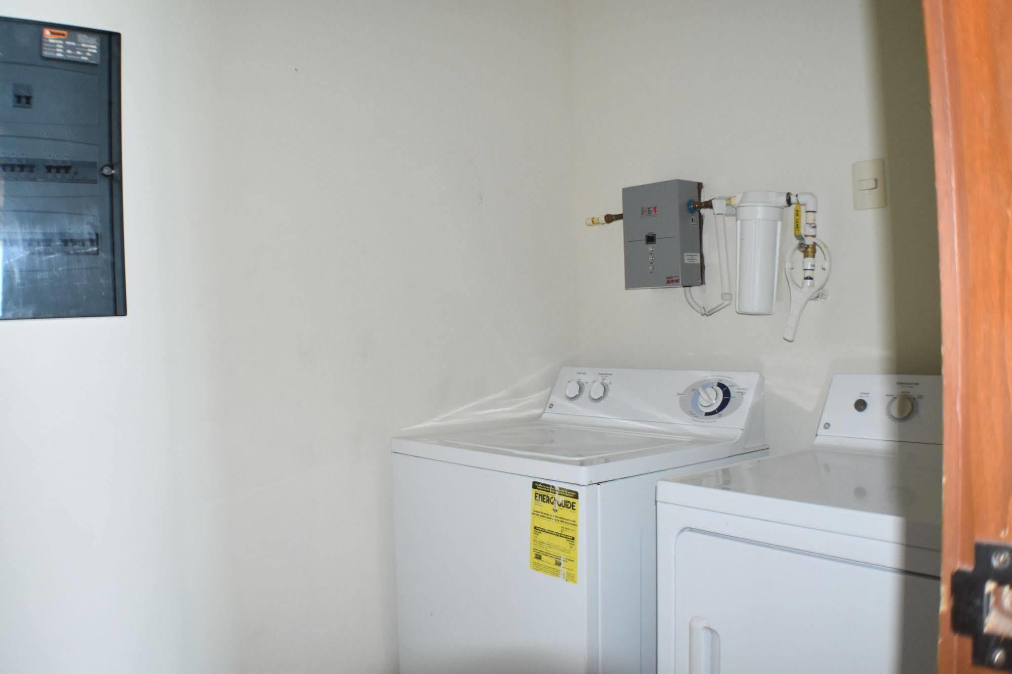 Encanto Living & Luna Blanca Apartment