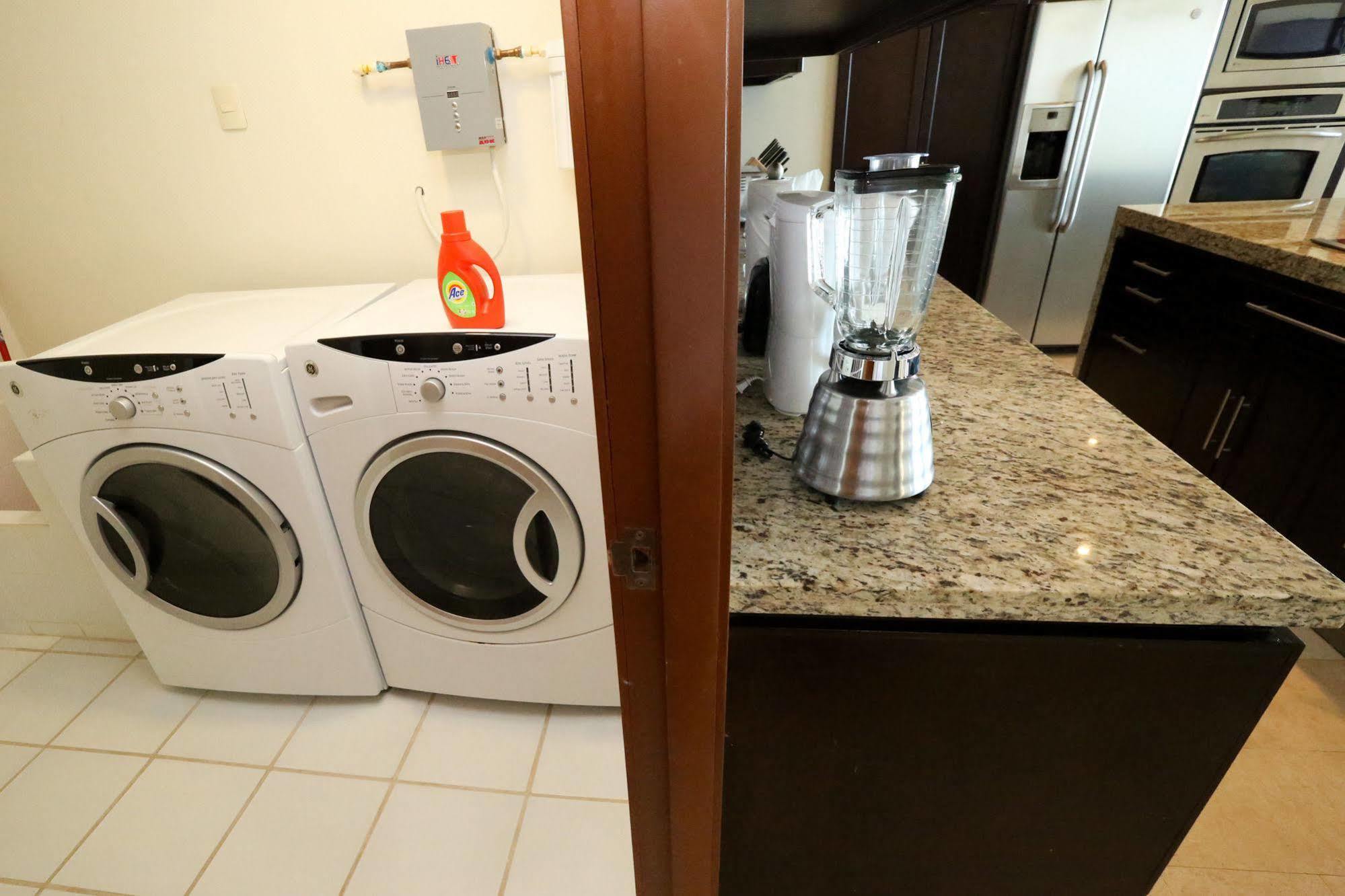 Encanto Living & Luna Blanca Apartment