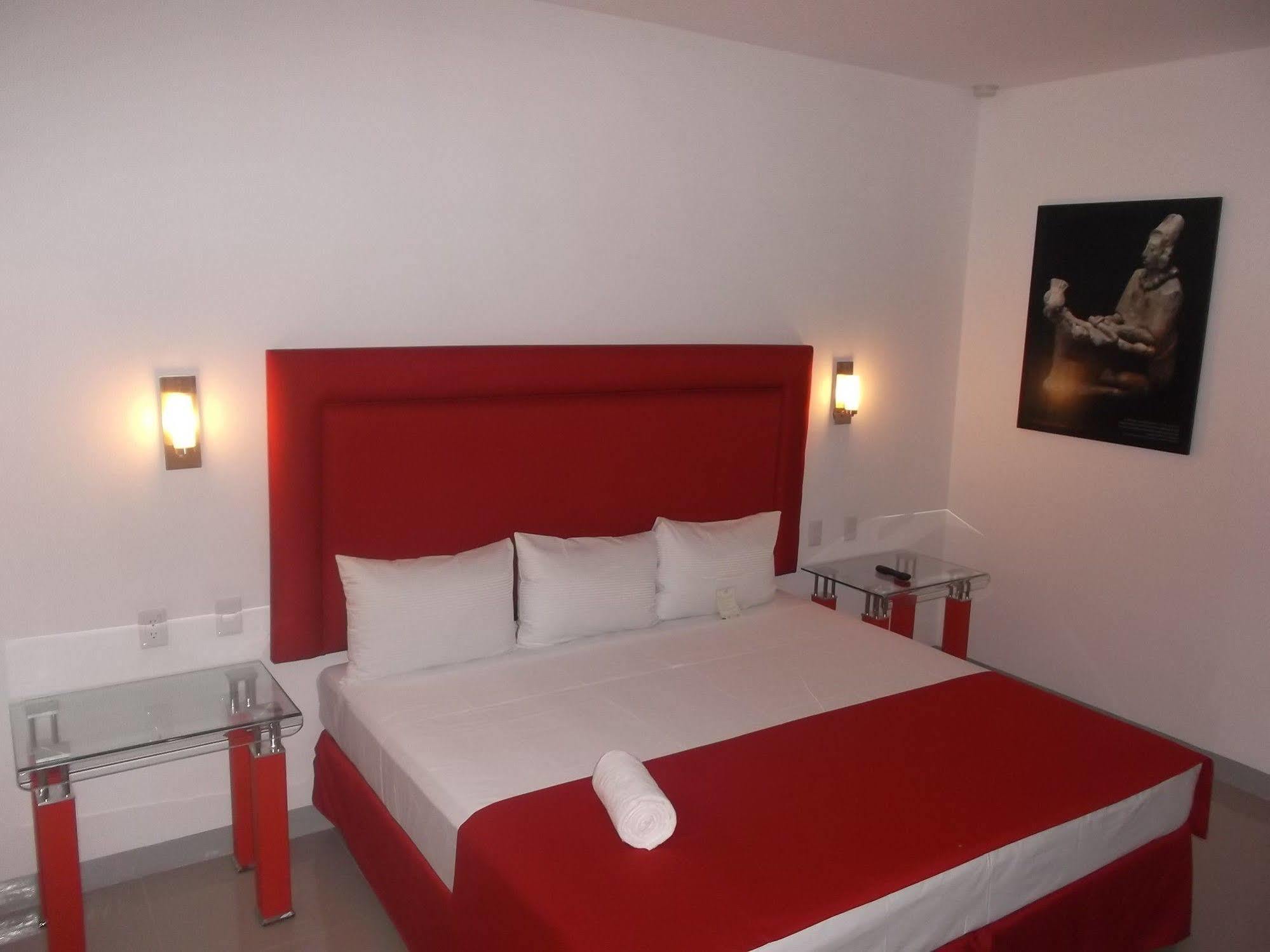 Zar Hotel 3*