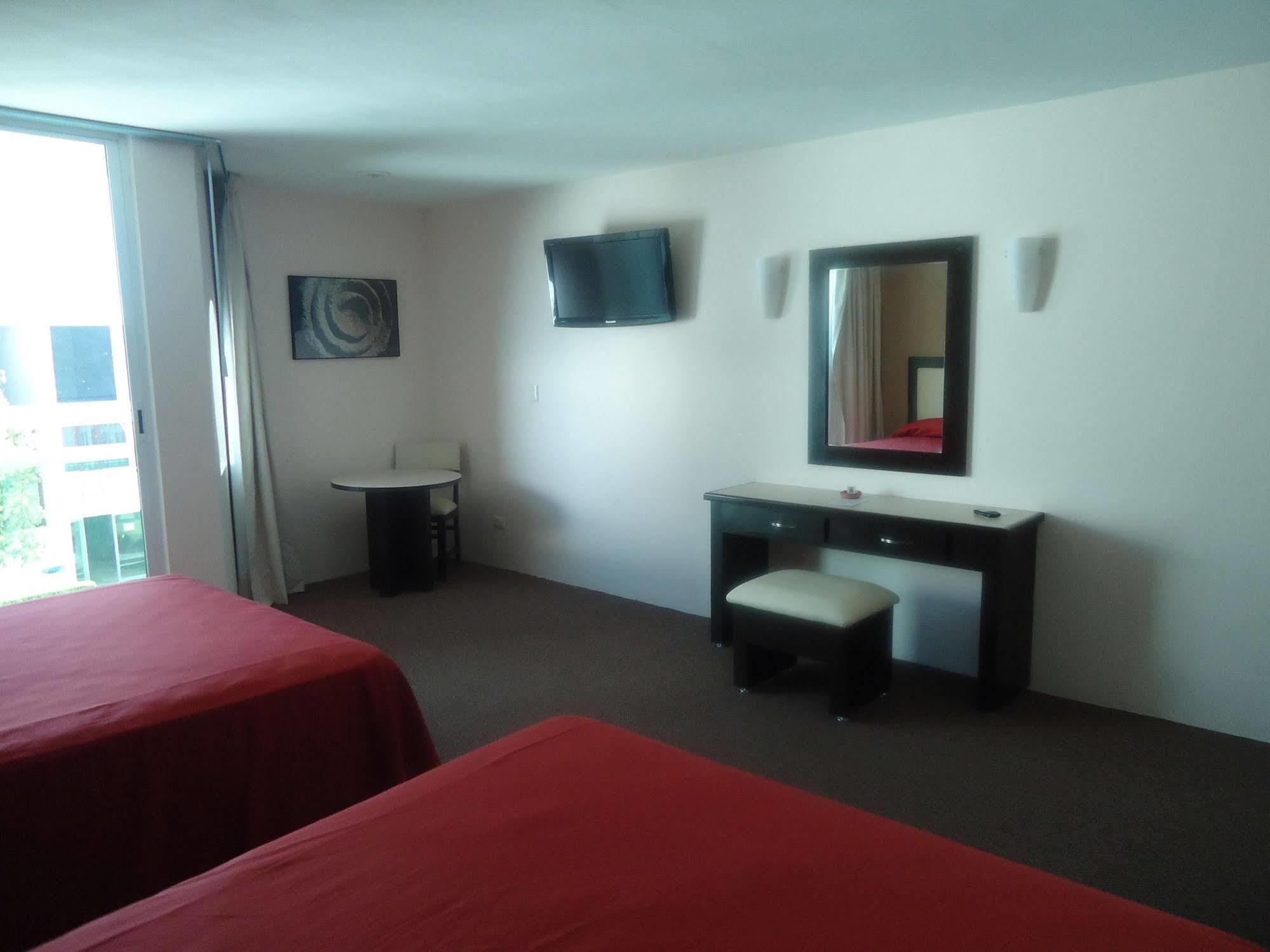 Senorial Hotel 3*