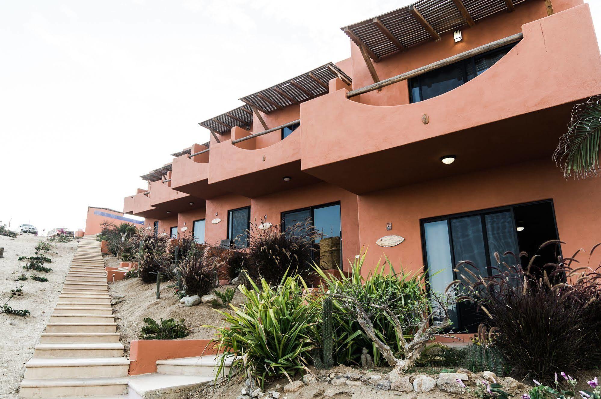Cerritos Desert Moon Hotel 4*