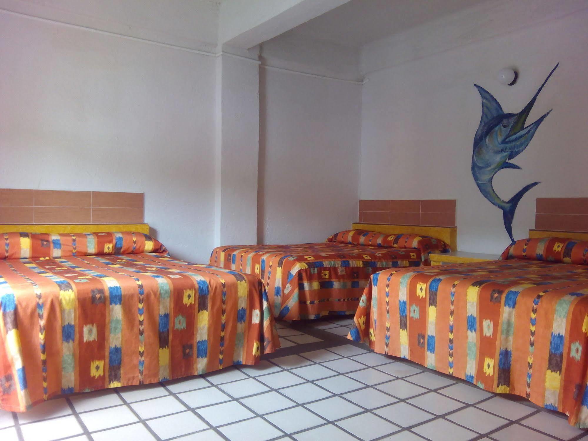 Hotel Arrecife Huatulco 3*