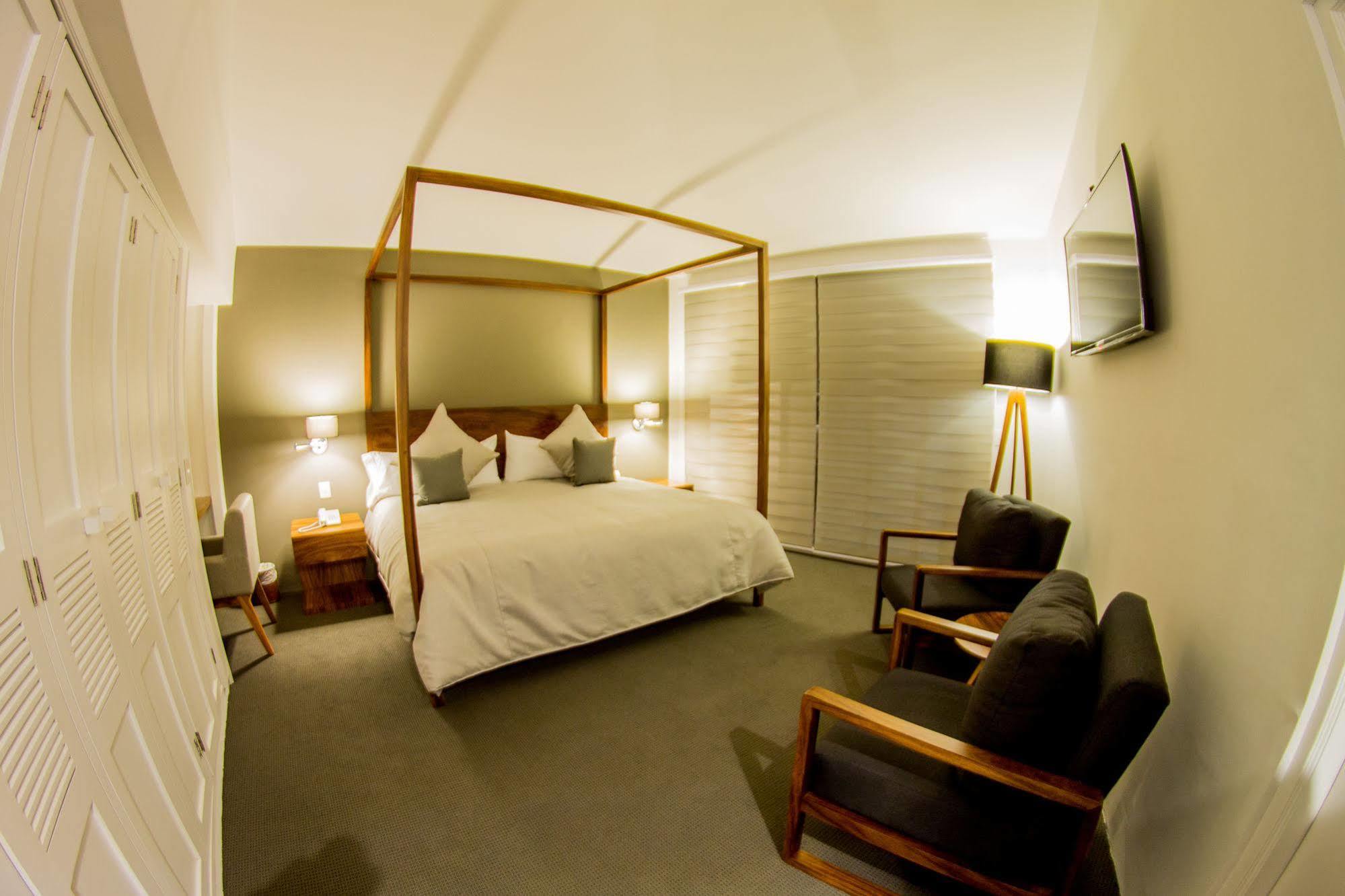 Hotel Boutique Abad 4*