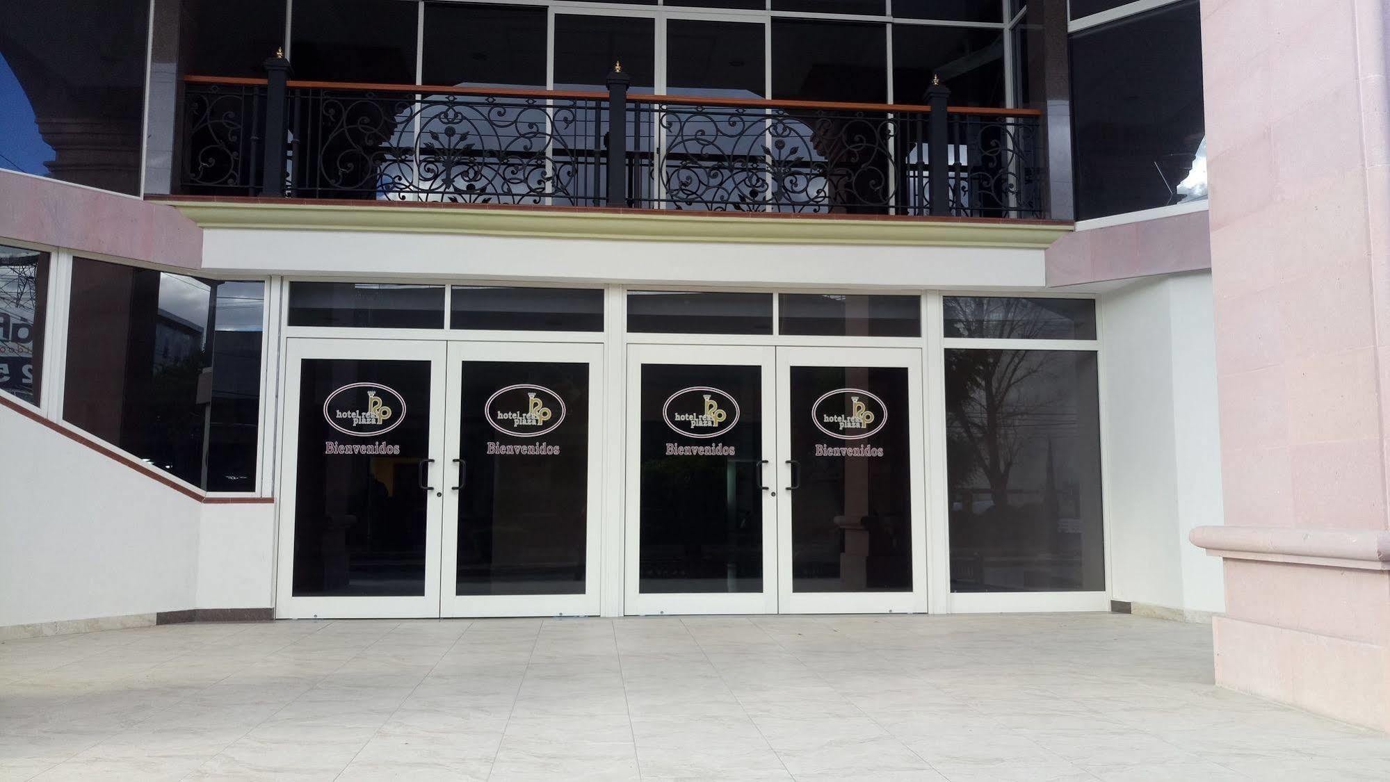 Hotel Real Plaza 3*