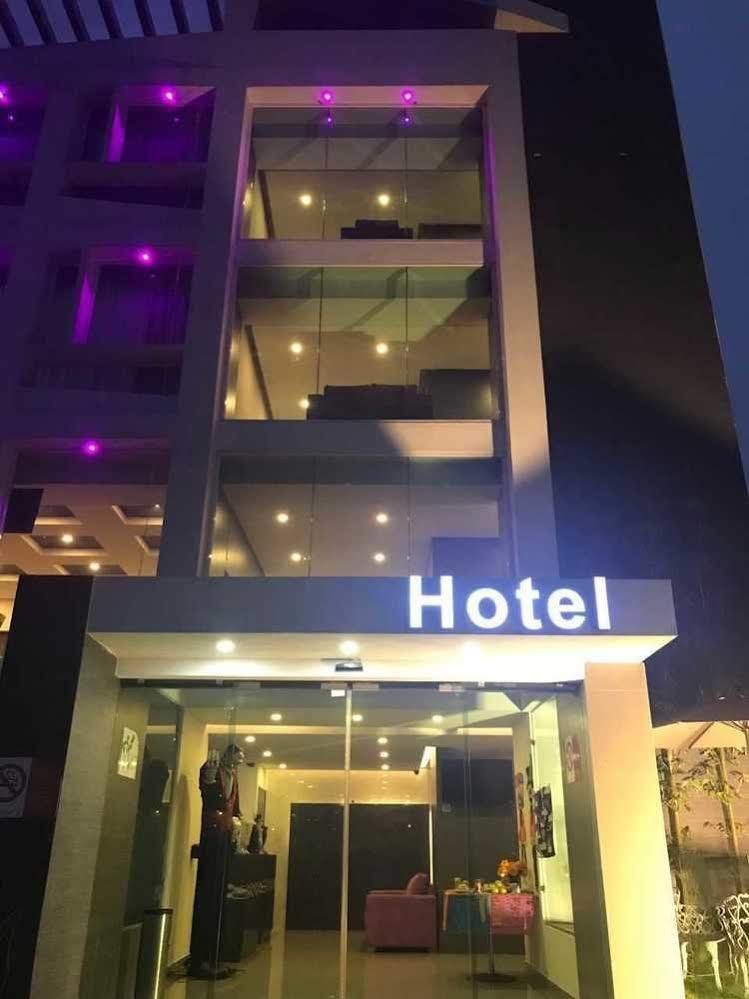 Western Metepec & 4* Toluca