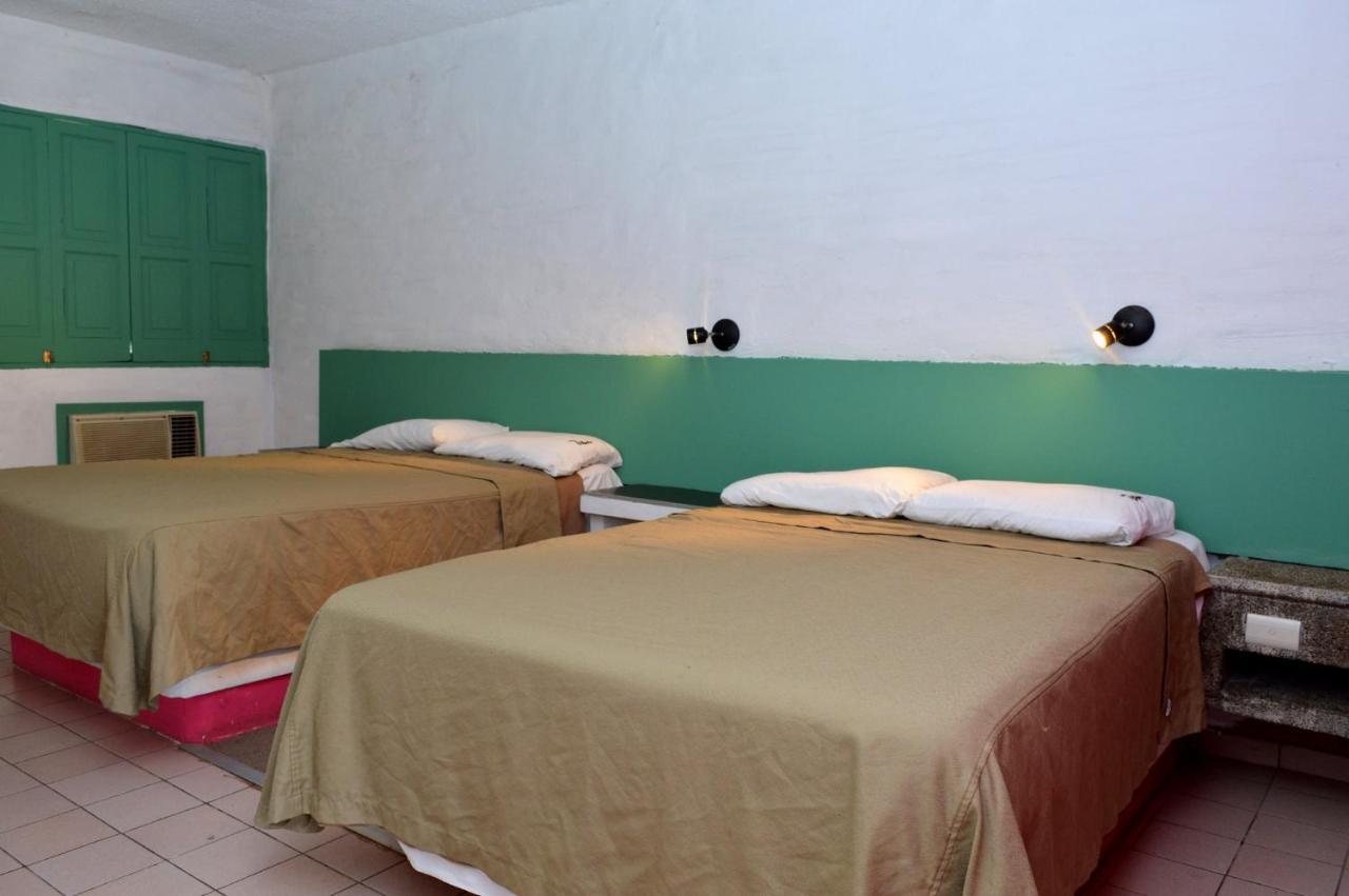 Hotel El Rancho 3*