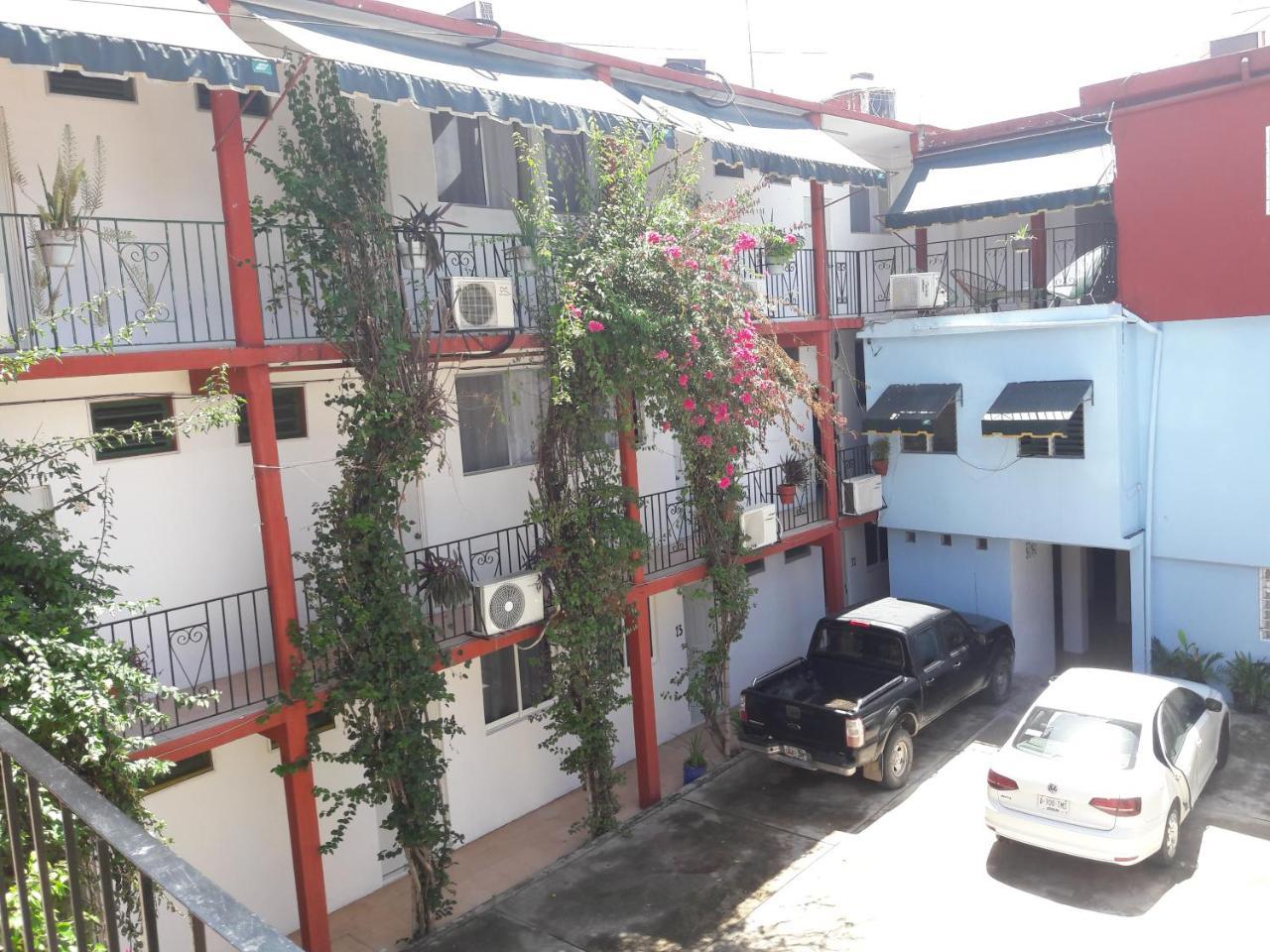 Naj Kin Hotel 2*