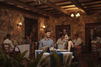 Occidental Grand Xcaret 5* Los Dos Compadres