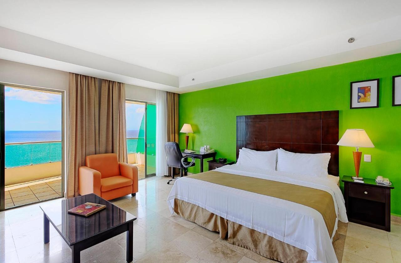 By Ihg Hotel 5*