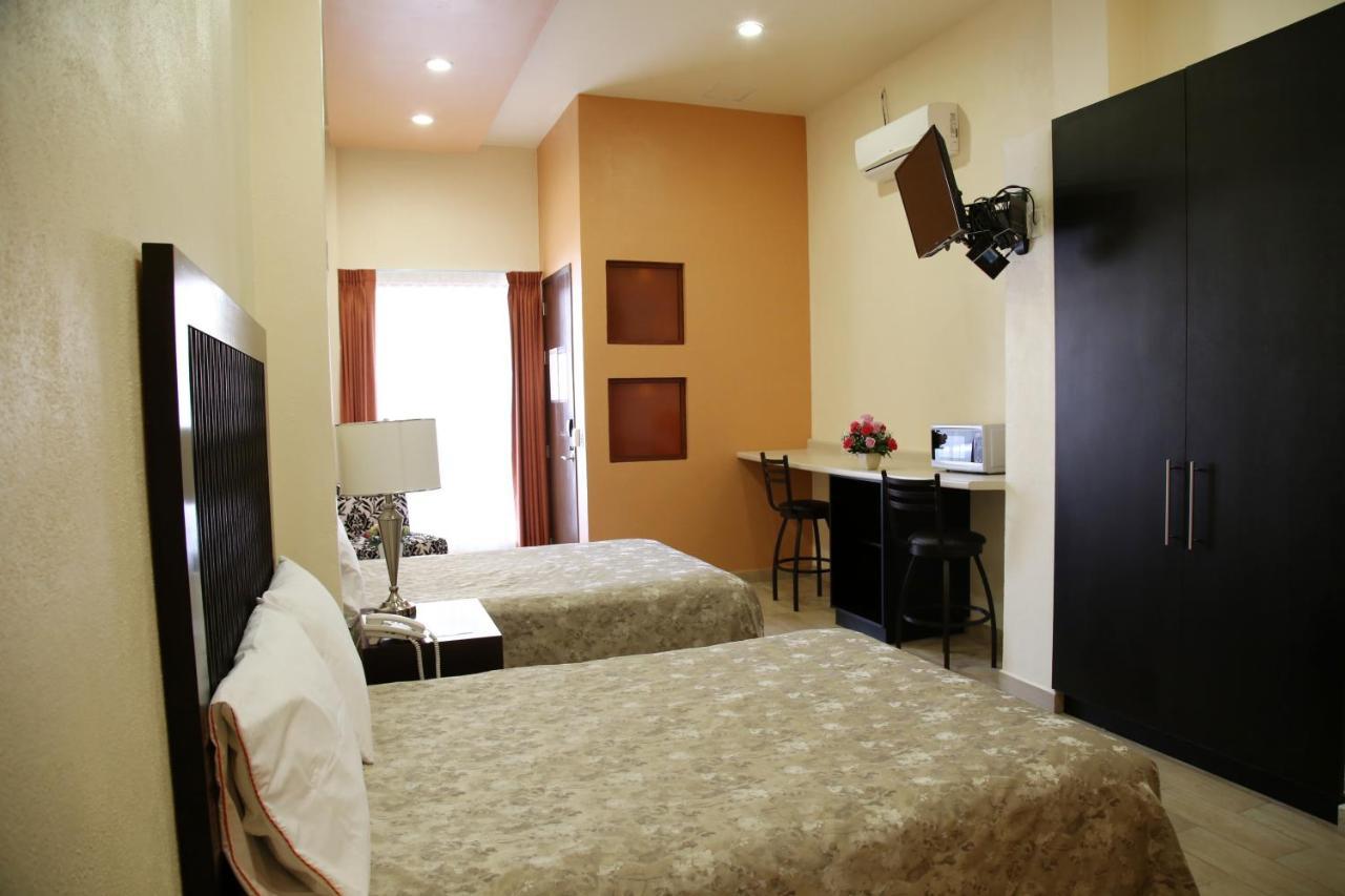 Plaza Hotel Bernal