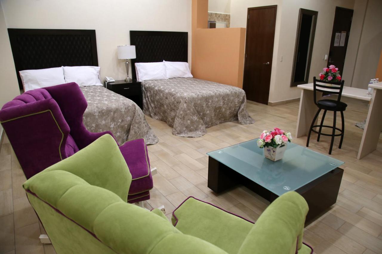 Hotel Plaza Bernal