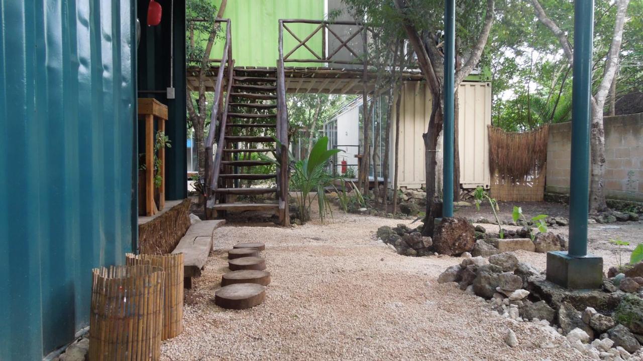 Containme Eco Chic Hotel 2*