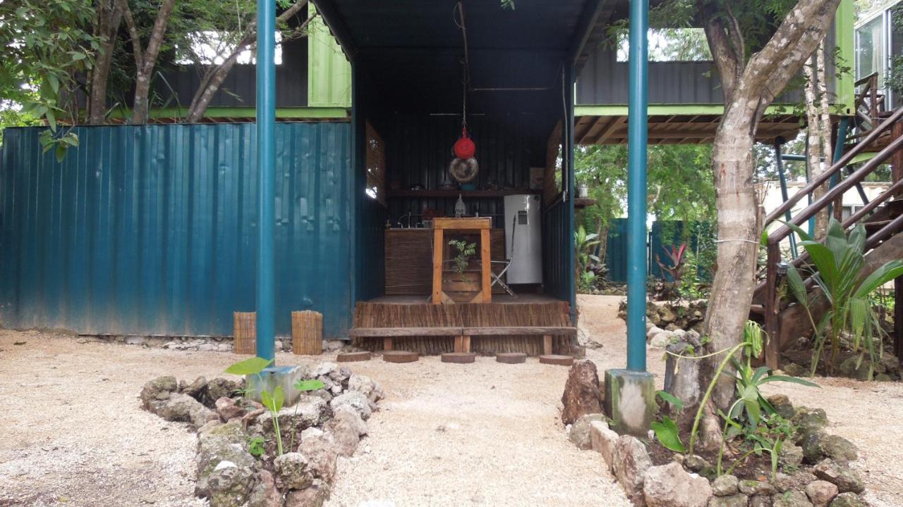 Hotel Containme Eco Chic 2*