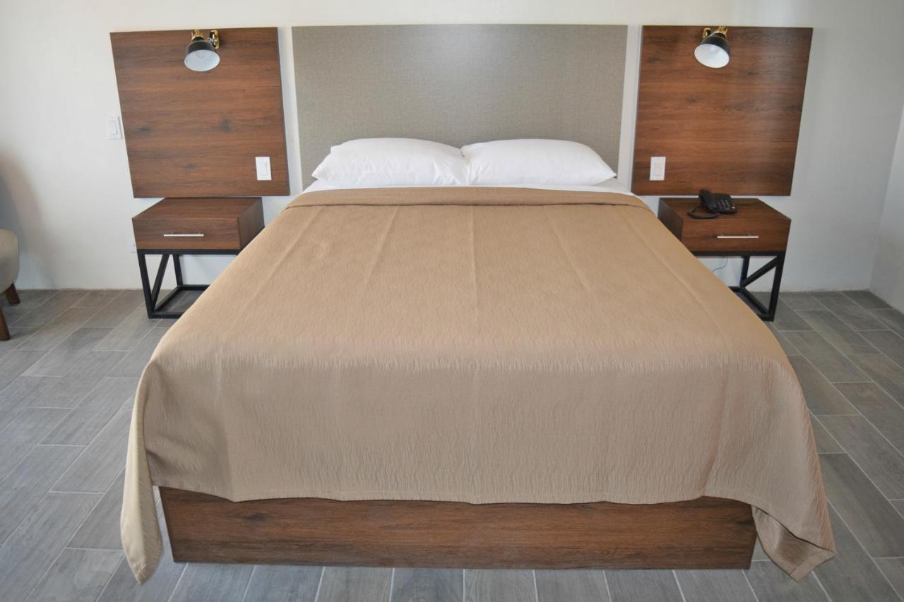 Hotel El Sausalito 2*