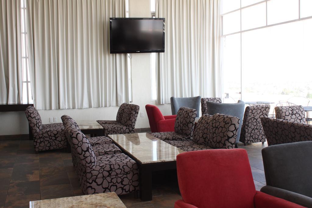 Hotel Western Crown Victoria 4*