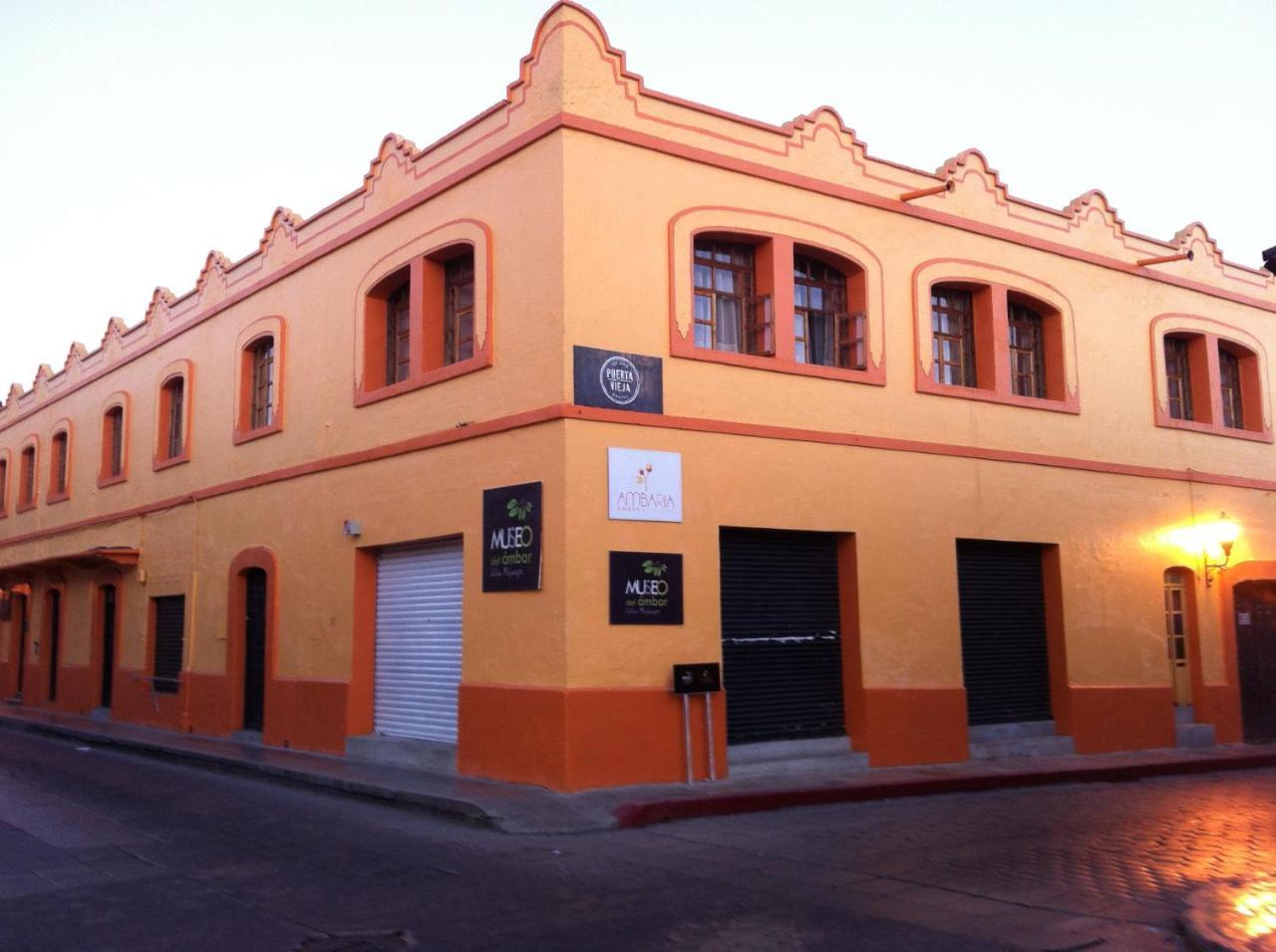 Hostel Puerta Vieja *