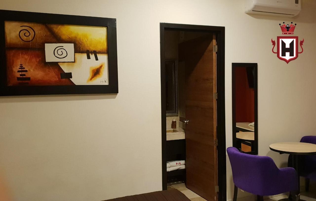Hotel Leones Hotel