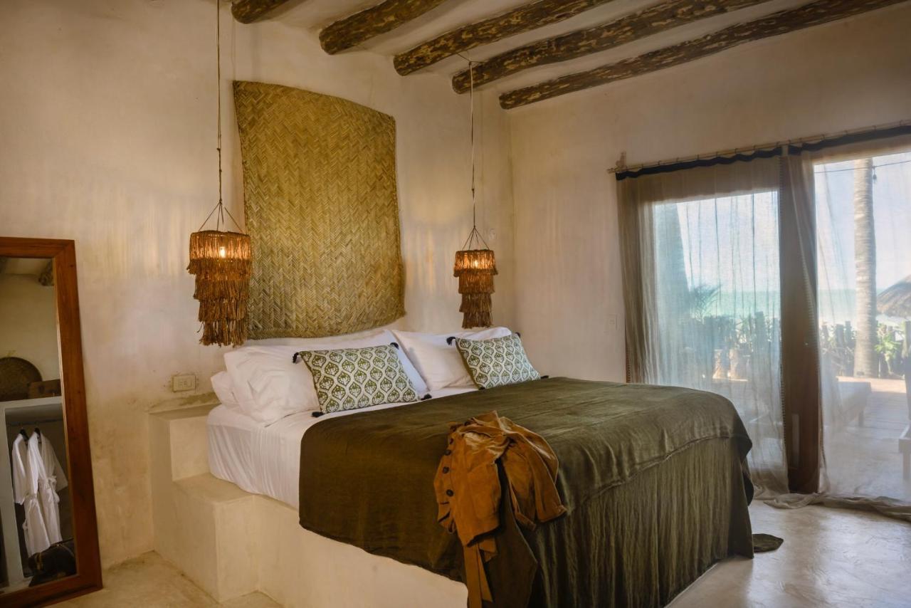 Casa Cat Ba Beachfront Boutique Hotel *
