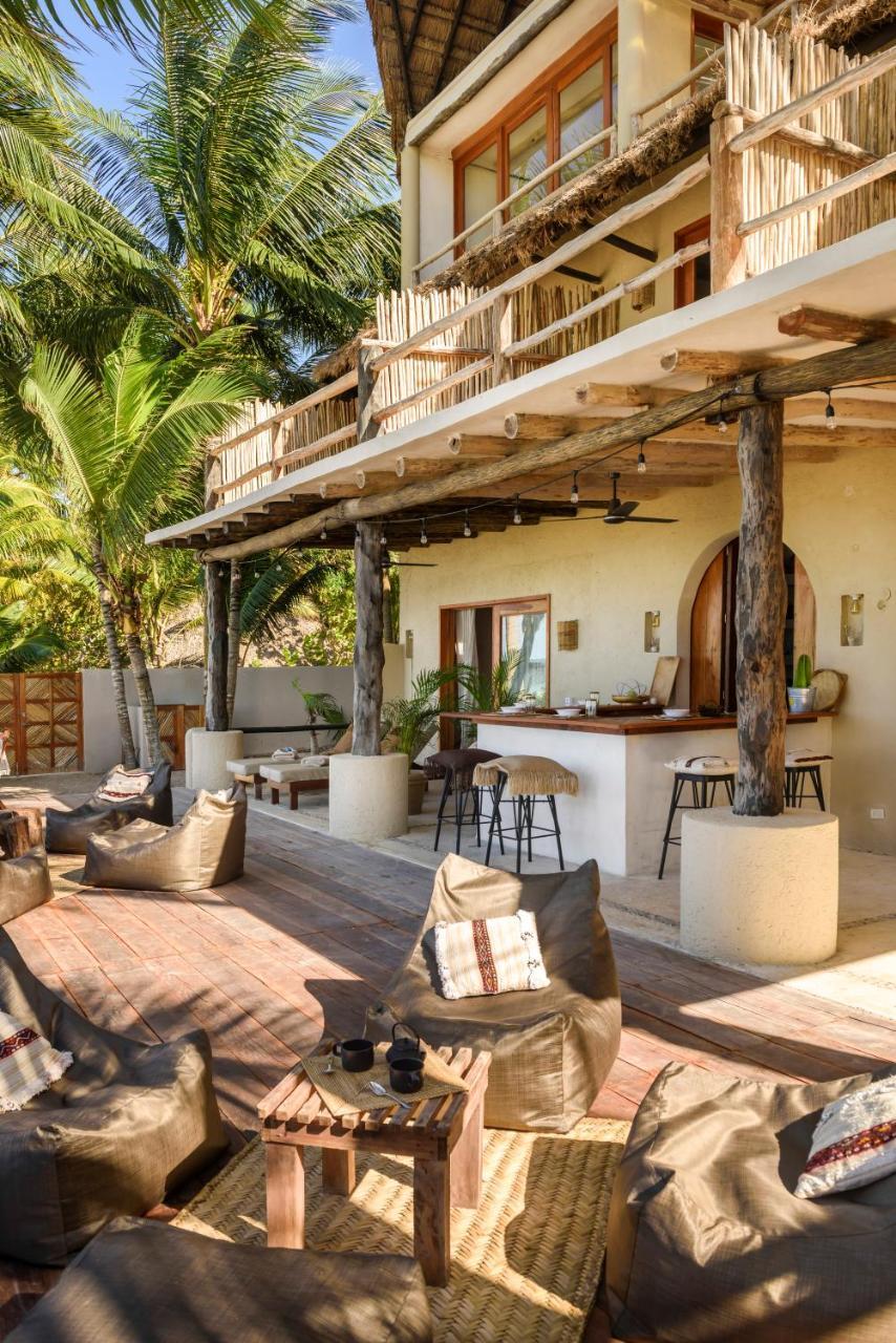 Casa Cat Ba Beachfront Boutique Hotel
