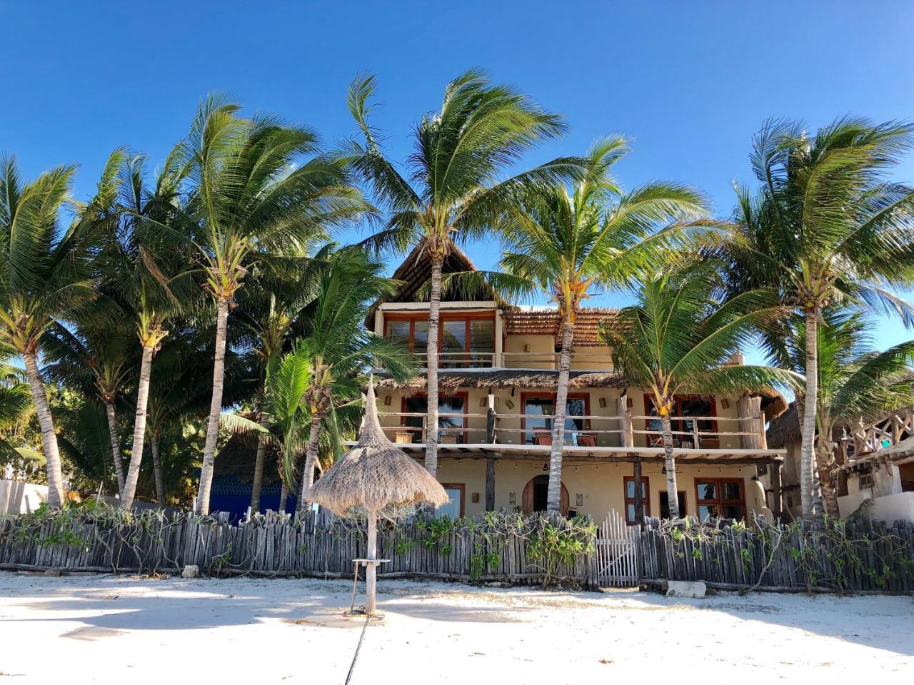 Casa Cat Ba Beachfront Boutique
