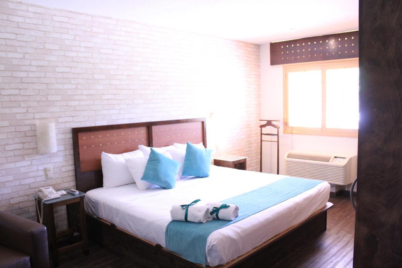 Colonial Hotel 3*