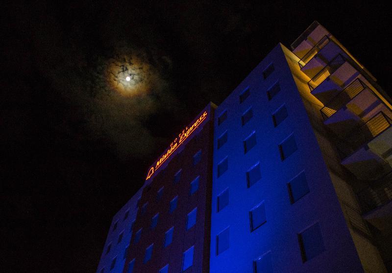 Hotel Mision Express 3*