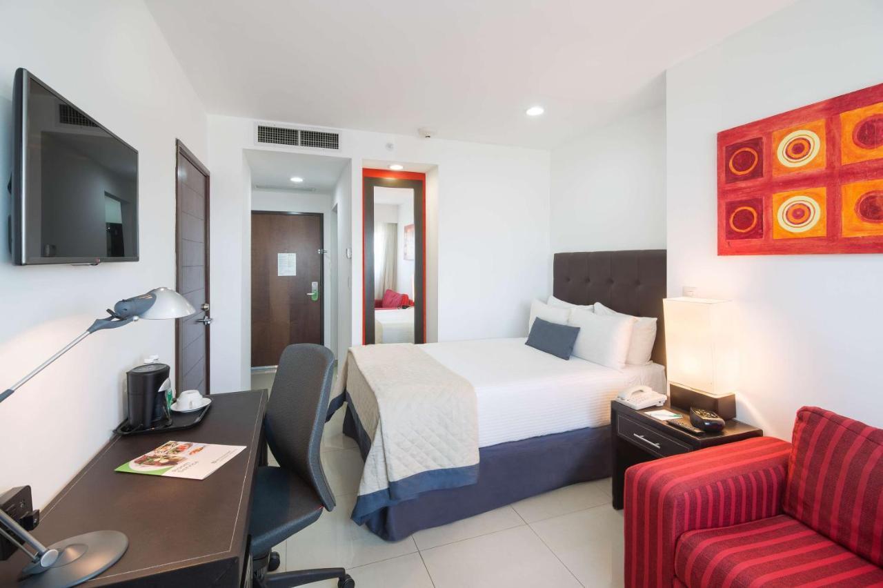 Wyndham Garden Celaya 5*