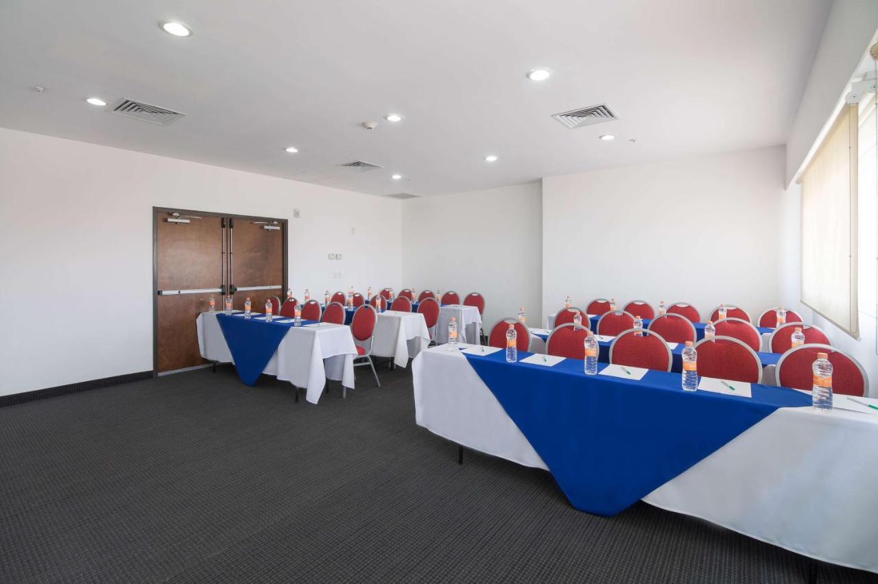 Wyndham Garden Celaya Hotel