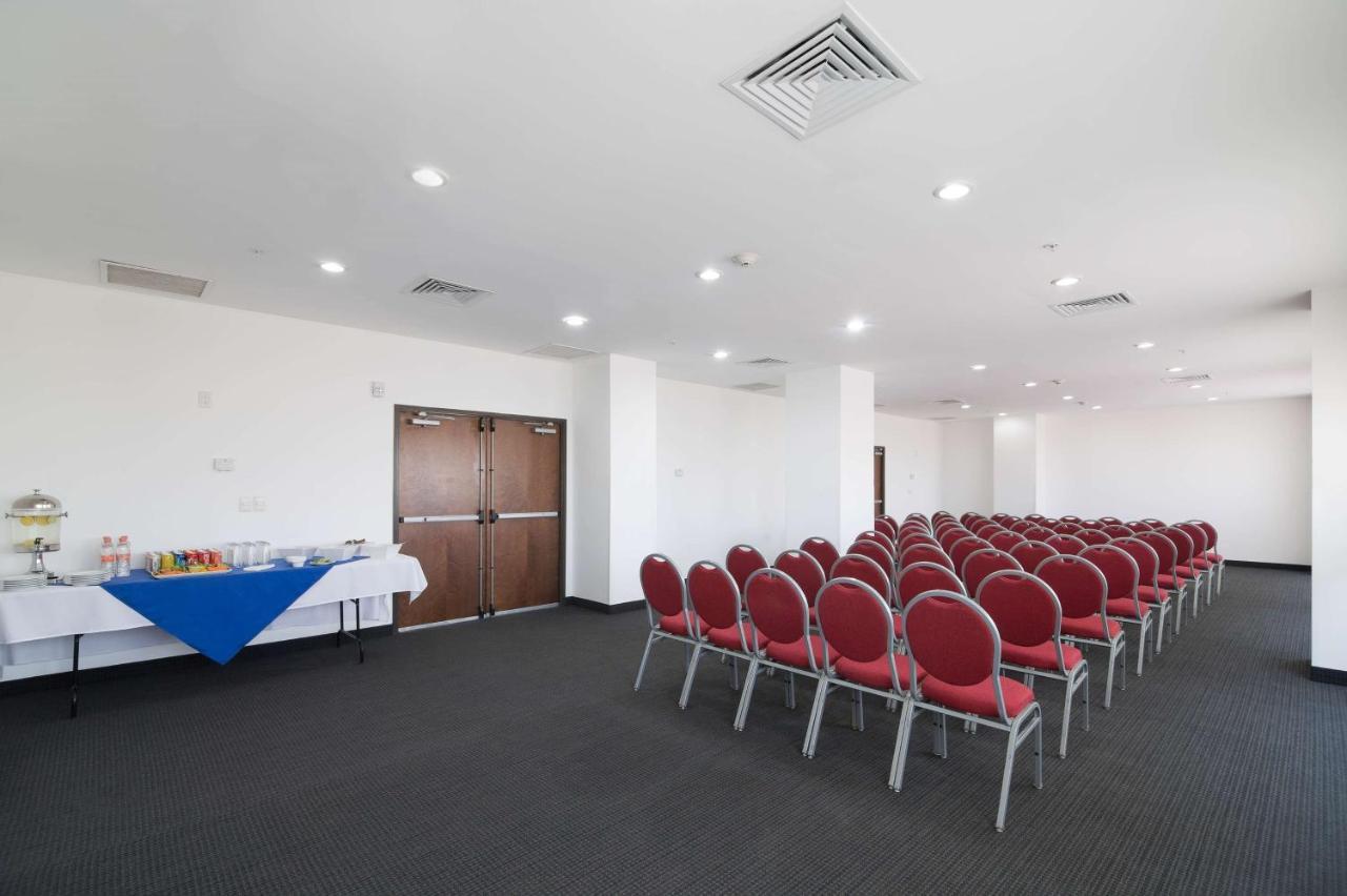 Hotel Wyndham Garden Celaya 5*