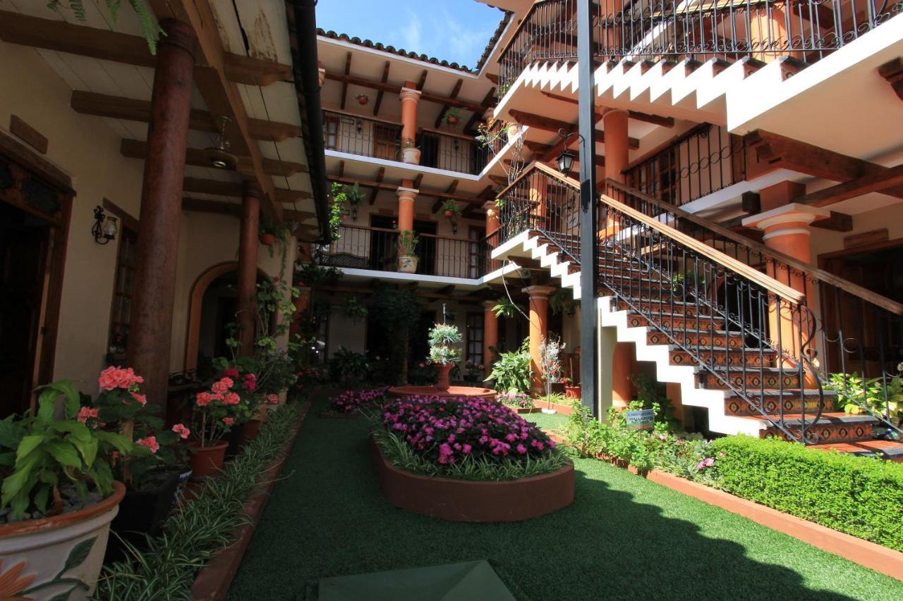 Hotel La Casa De Mama 3*
