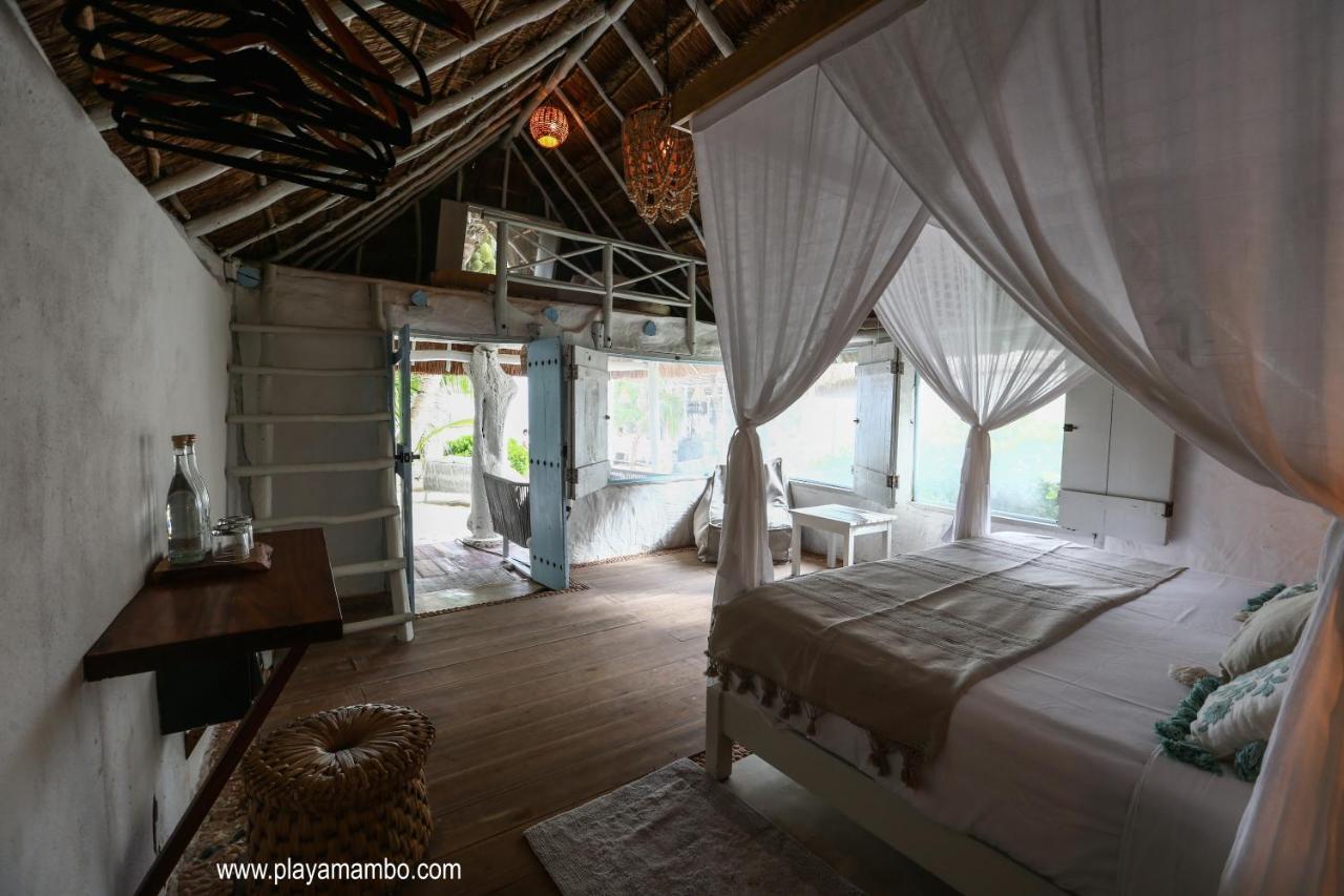 Hotel Playa Mambo Eco Cabanas 4*