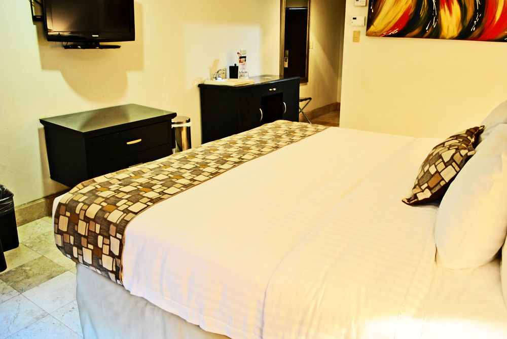 Wyndham Garden Mochis Plaza Hotel