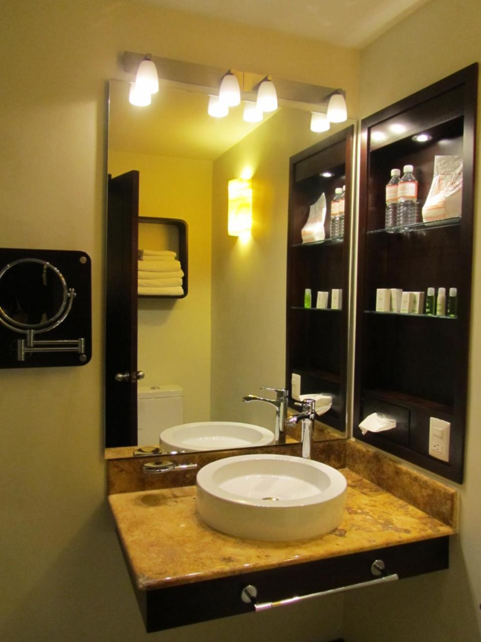 Colonial Hotel 3*