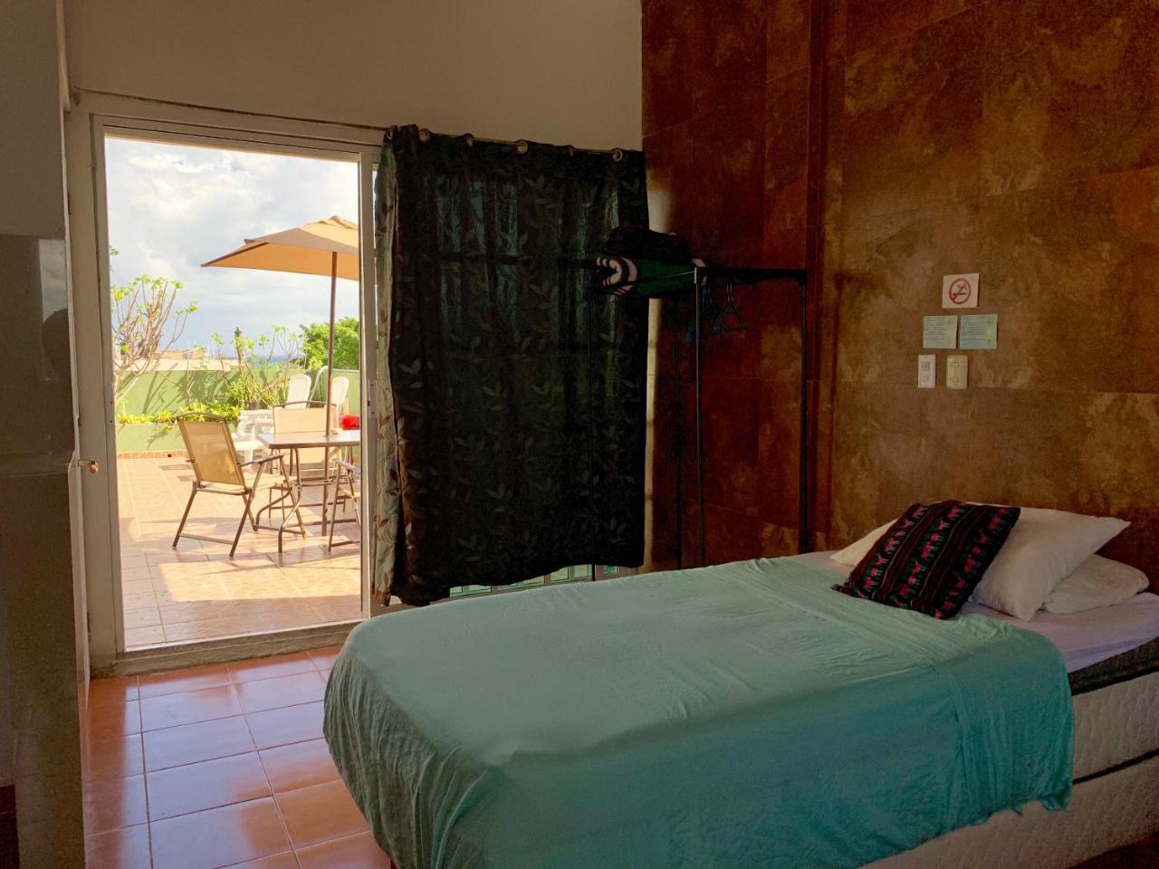 Guest house Jacaranda Playa
