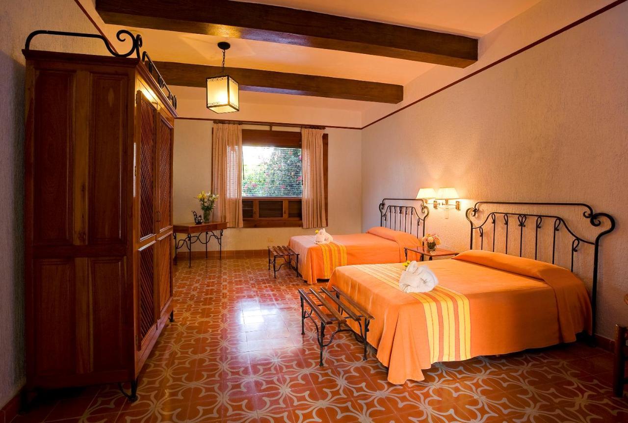 Hacienda Plantation & Museum Hotel