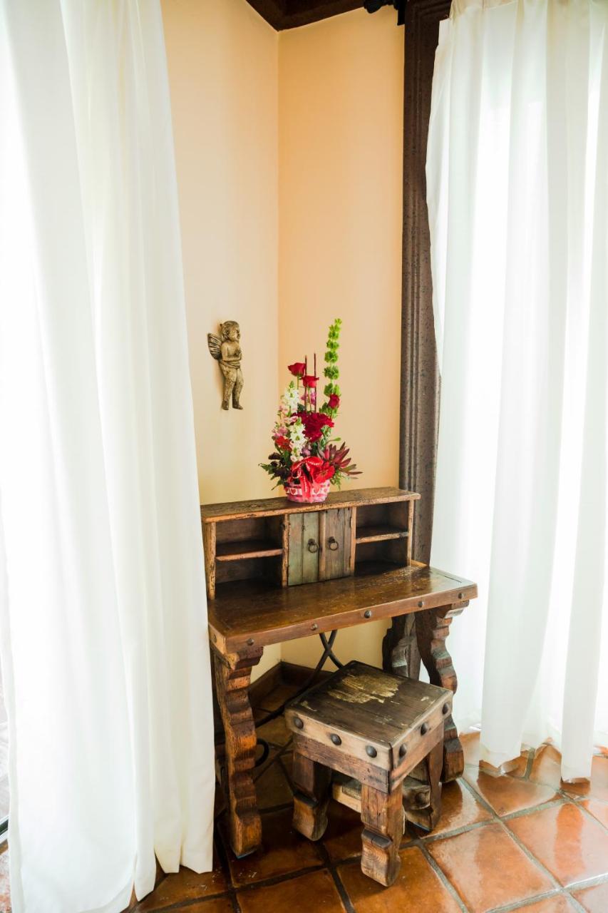 Hotel Hacienda Cerritos