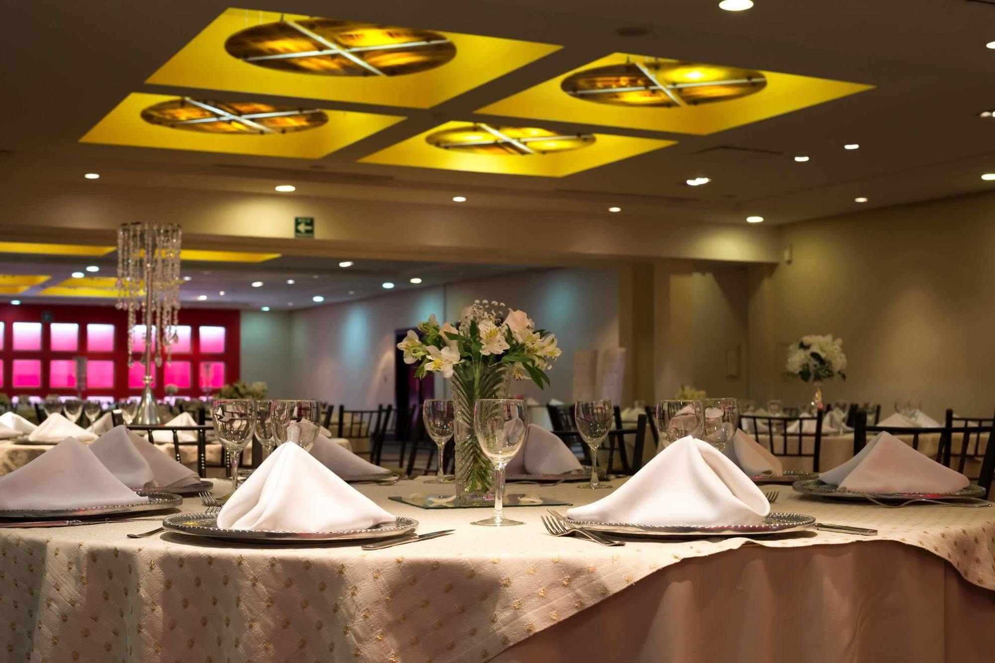 Hotel Camino Real 5*