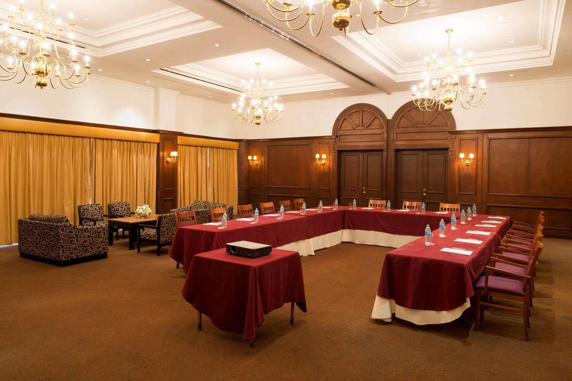 Camino Real Hotel 5*