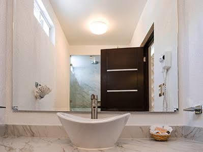 Hotel Medrano Tematicas And Business