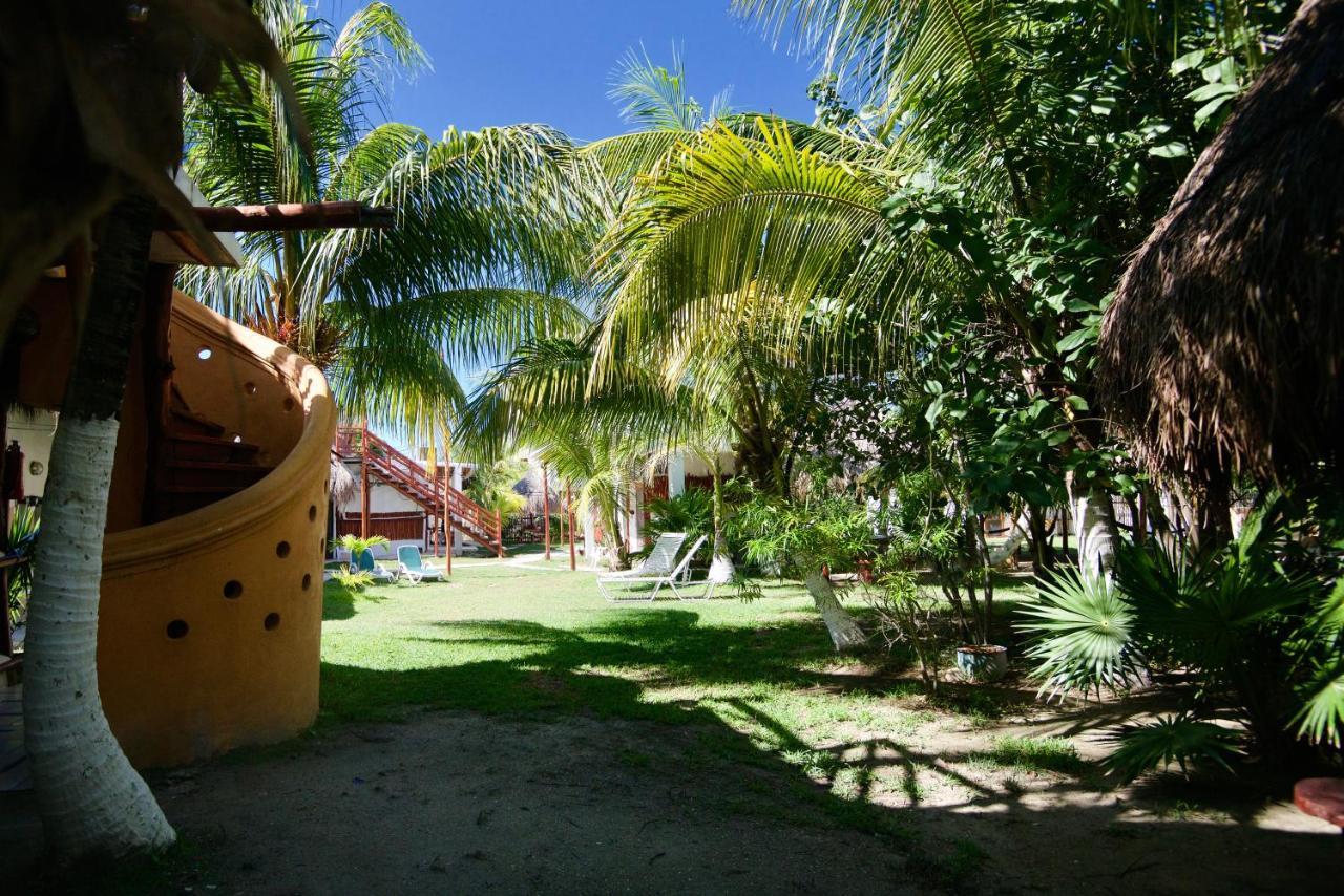 Golden Paradise Hostel *