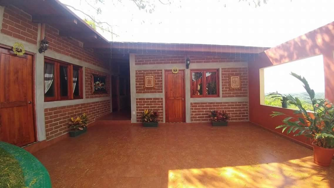 Victoria Mirador Lodge Zihuatanejo