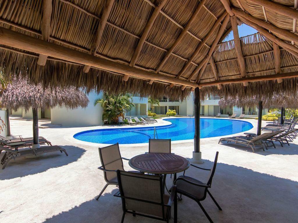 Nitta 2 Bedroom-ocean And Sunset Views With Large Deck And Small Dipping Pool *