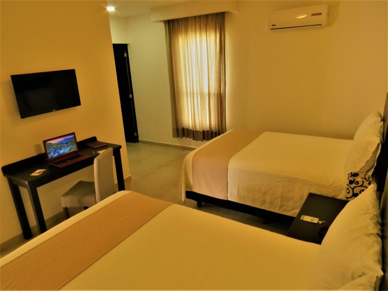Casa Blanca Hotel *
