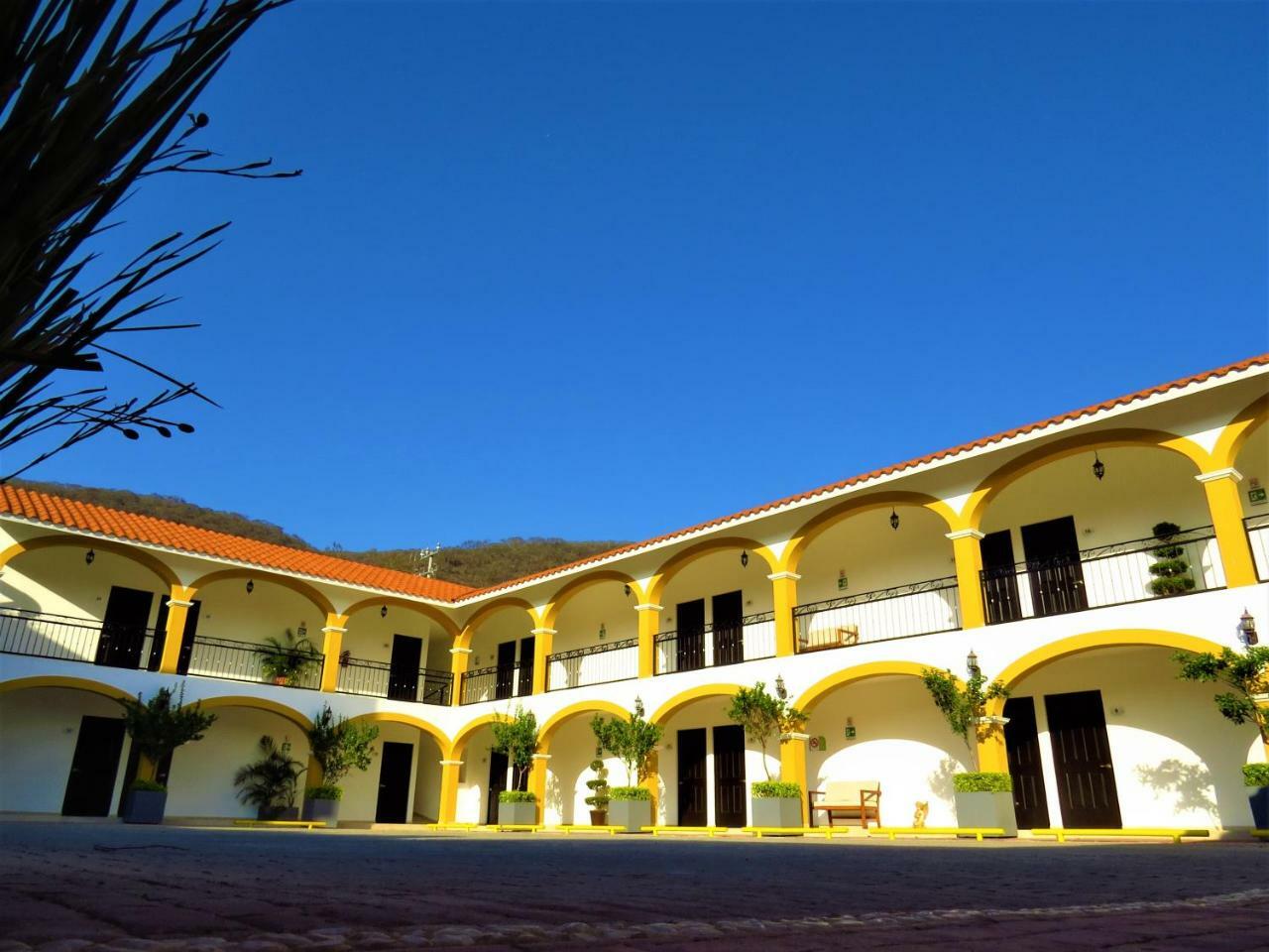 Casa Blanca Hotel