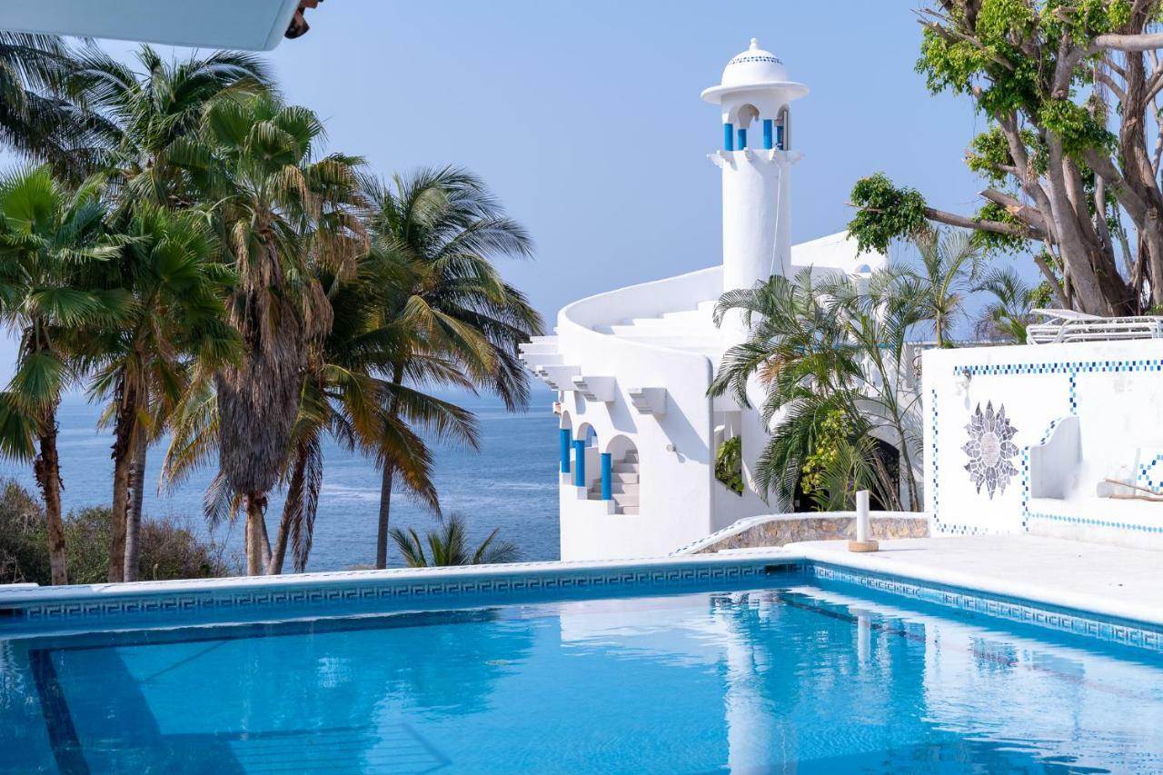 Coral Huatulco Hotel