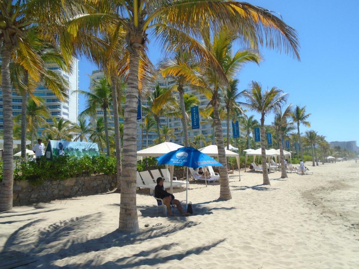 Marina Porto Ixtapa Villa *