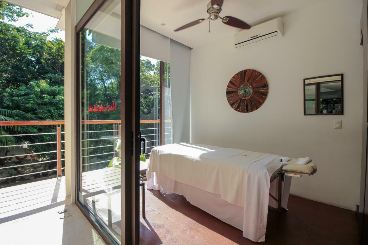 Fantastic With Balcony, High Speed Internet, Pool Facilities In Apartment Akumal